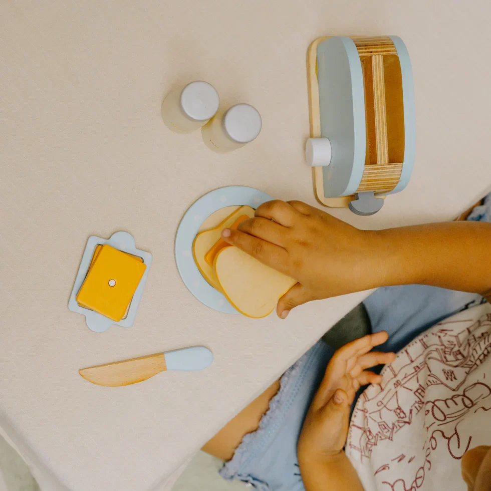 Wooden Bread Pop-up Toaster Toy - Image 7