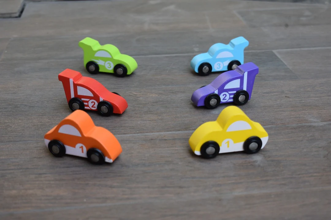 Wooden Car (6 Pcs) - Image 3